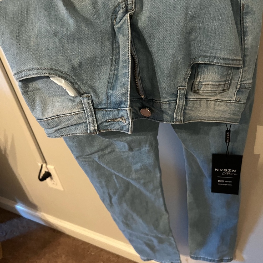 NVGTN fitted stretch jeans NWT size small
